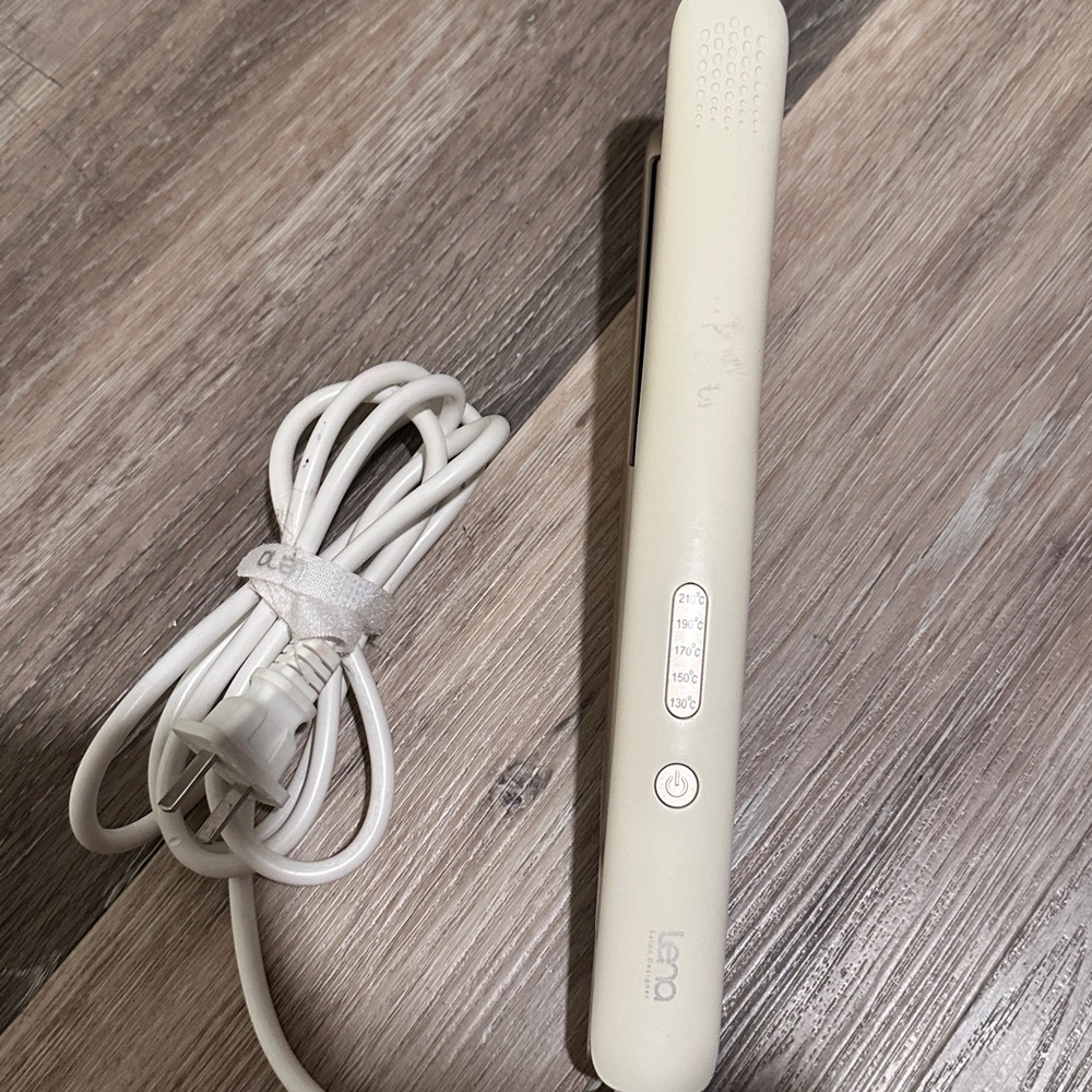 Lena Cream Hair Straightener